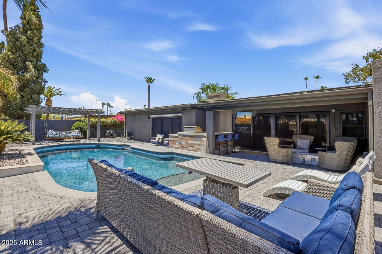 6729 E JEAN Drive
