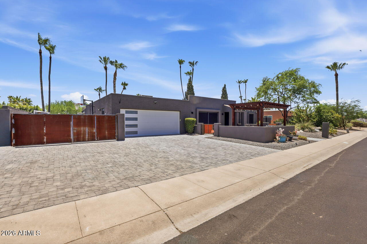 6729 E JEAN Drive