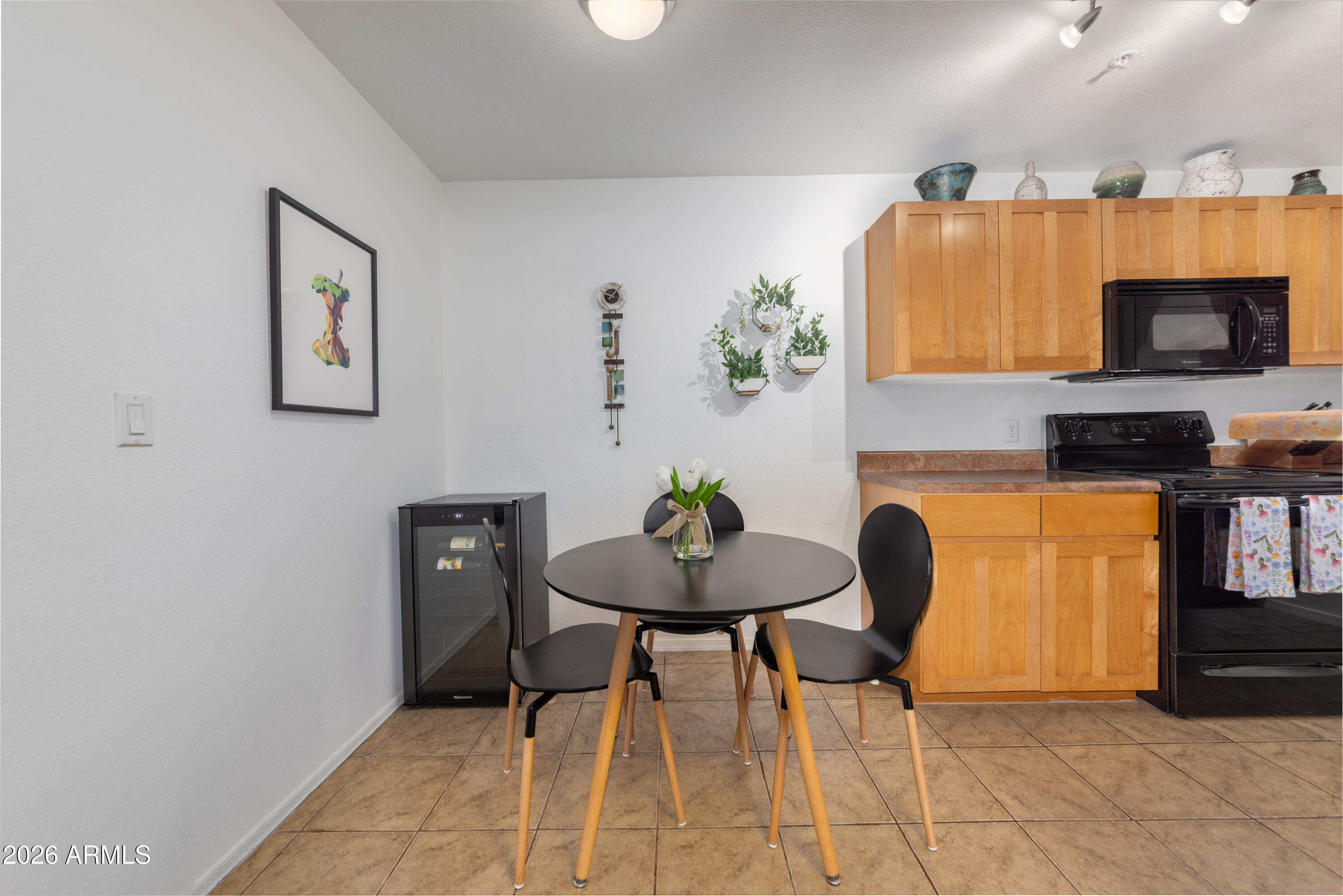 1385 W University Avenue 4-128