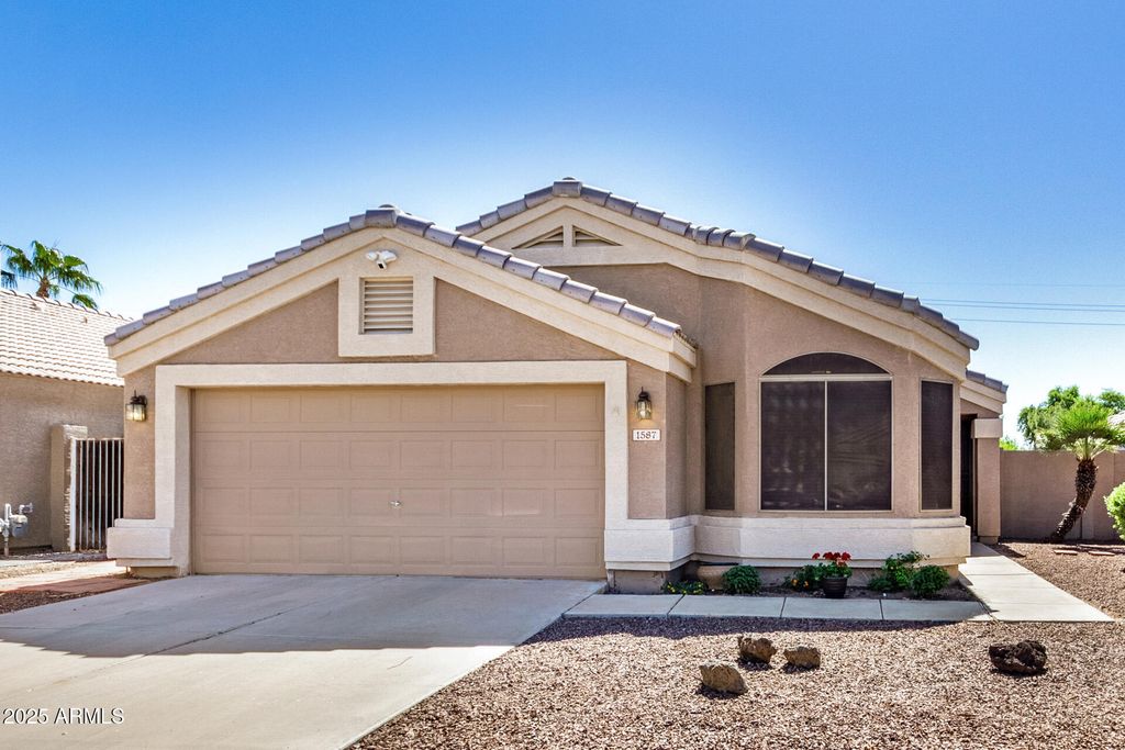 Photo of 1587 W Kesler Lane, Chandler, AZ 85224 (MLS # 6930166)