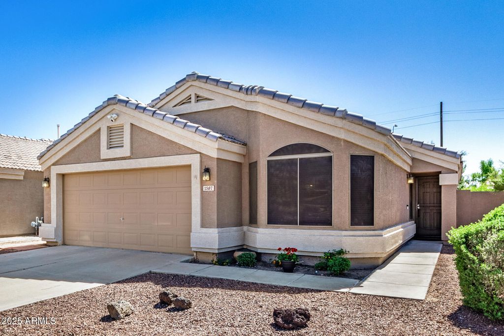 Photo of 1587 W Kesler Lane, Chandler, AZ 85224 (MLS # 6930166)
