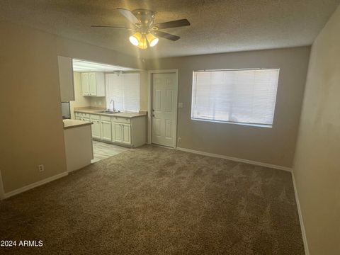 Single Family Residence in Phoenix AZ 2142 DAHLIA Drive 12.jpg