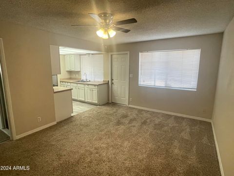 Single Family Residence in Phoenix AZ 2142 DAHLIA Drive 11.jpg