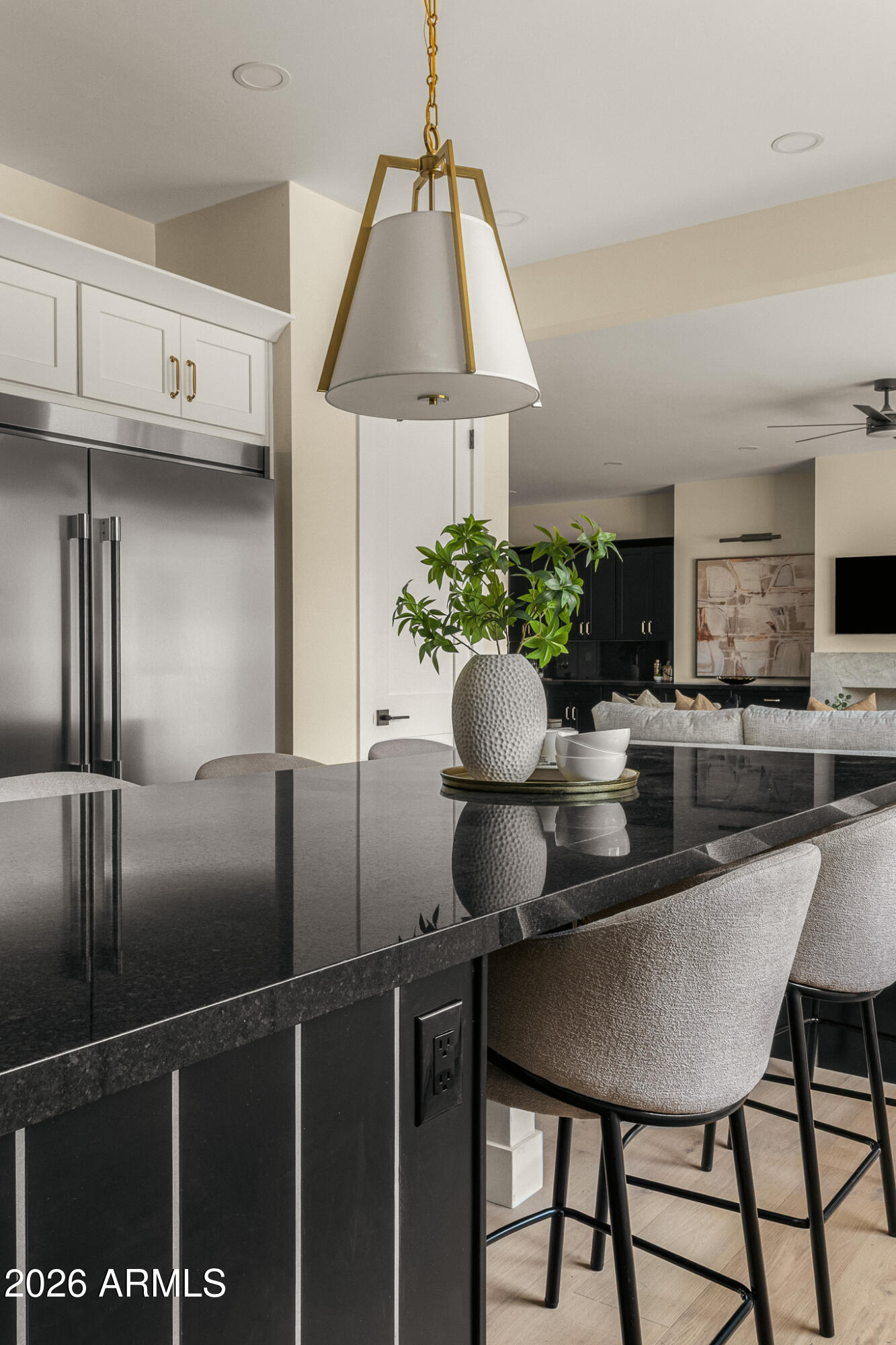 4314 E GLENROSA Avenue