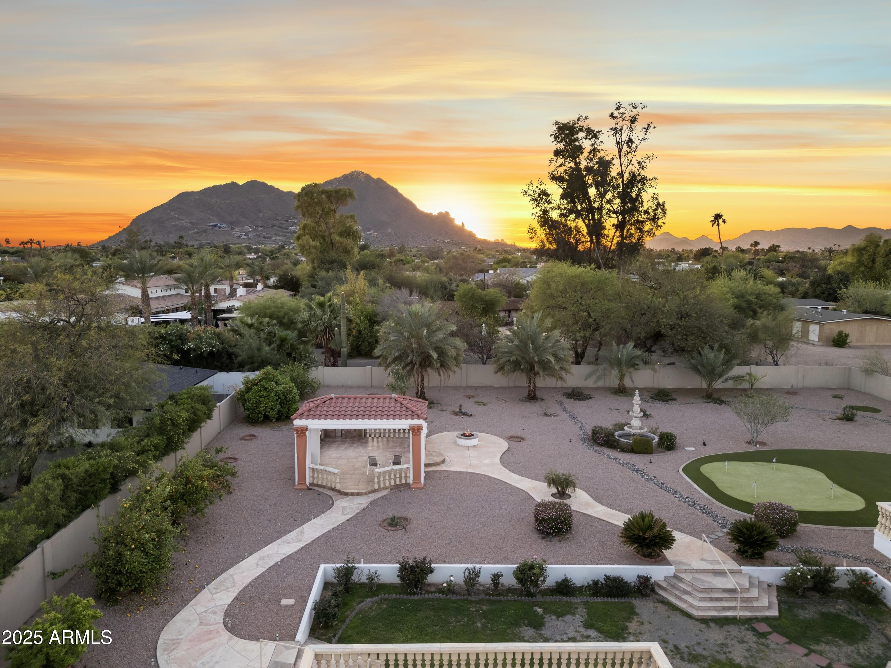5518 N QUAIL Place