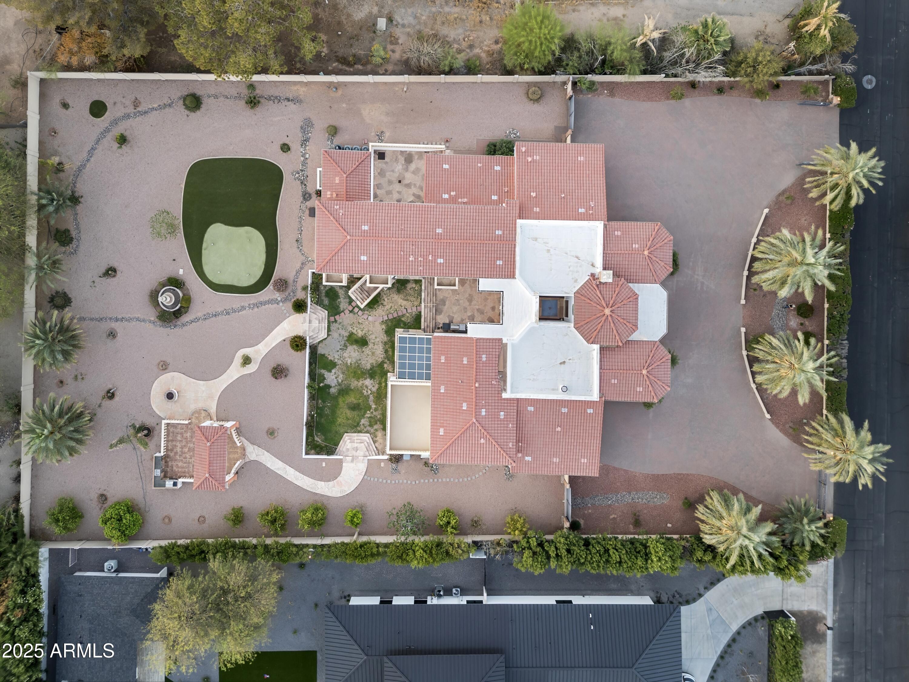 5518 N QUAIL Place