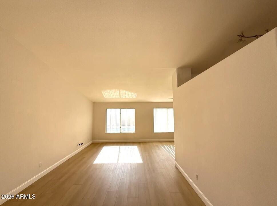 913 W HORSESHOE Avenue