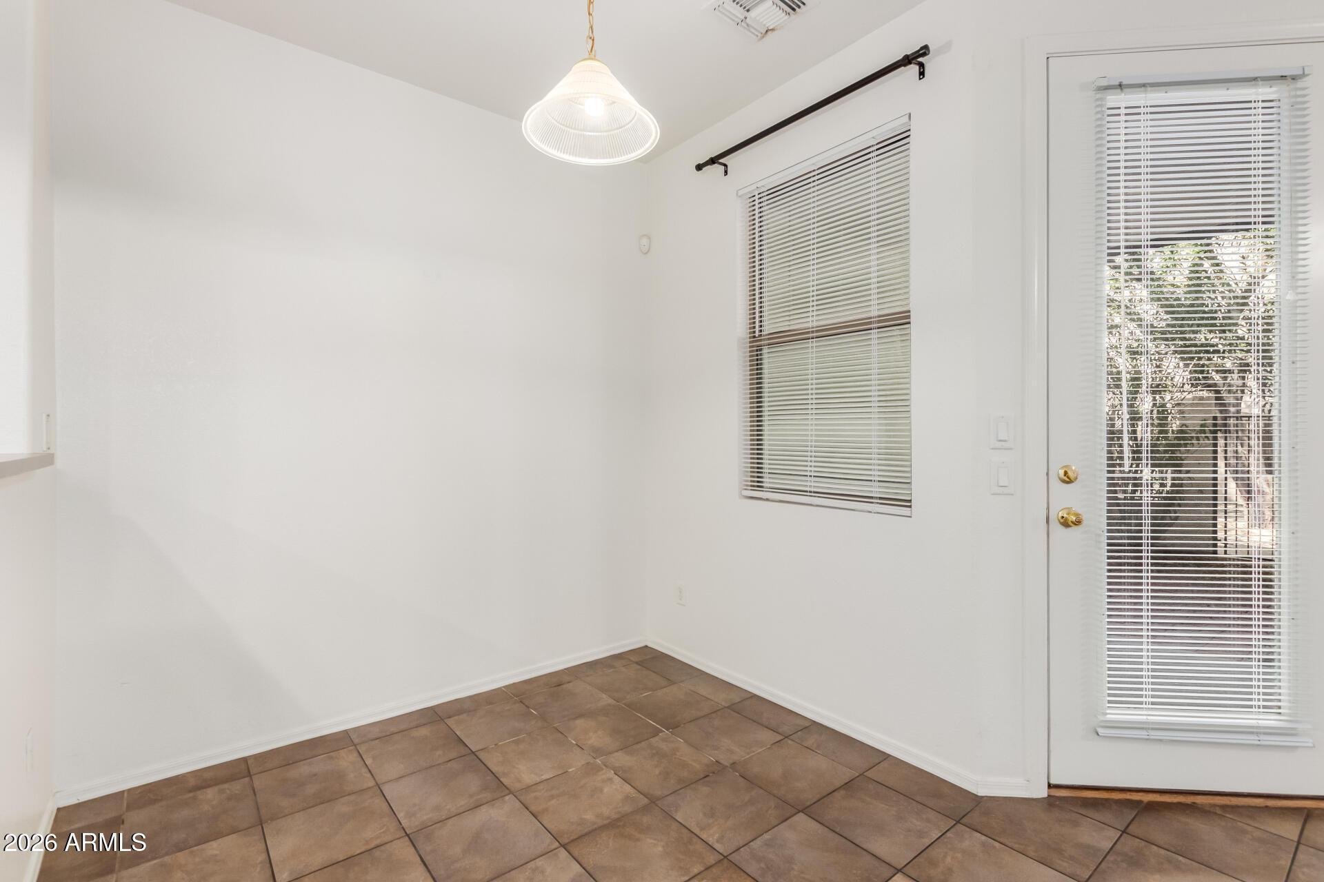 1886 E Don Carlos Avenue Unit 163