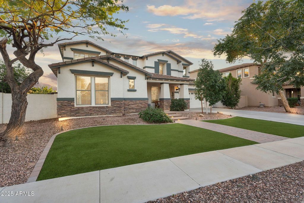 Photo of 3363 E Blue Ridge Way, Gilbert, AZ 85298 (MLS # 6937315)