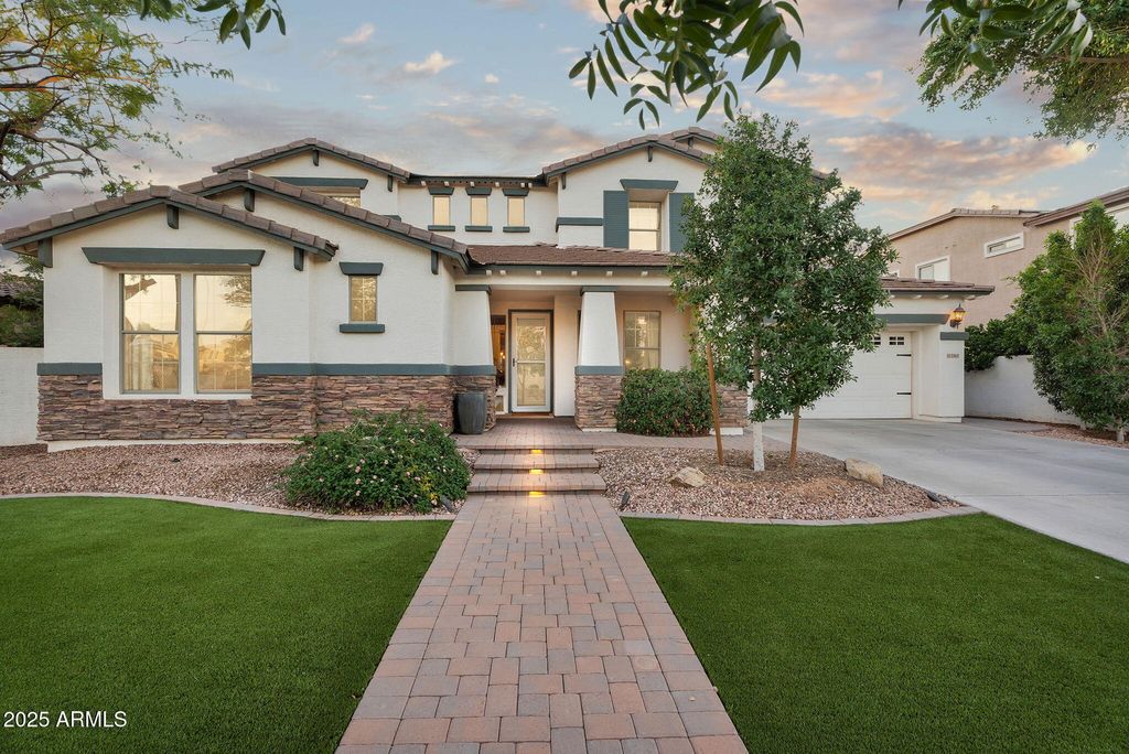 Photo of 3363 E Blue Ridge Way, Gilbert, AZ 85298 (MLS # 6937315)