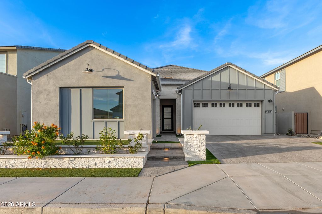 Photo of 1326 E Narrowleaf Drive, Gilbert, AZ 85298 (MLS # 6990921)