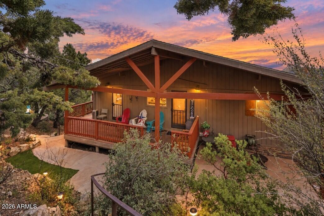 815 N HILLSIDE Drive
