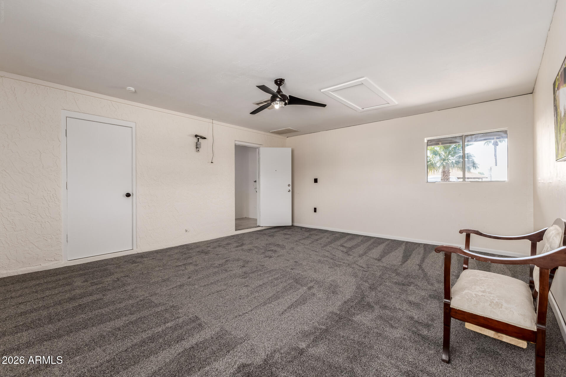 1525 S CHESTNUT Circle