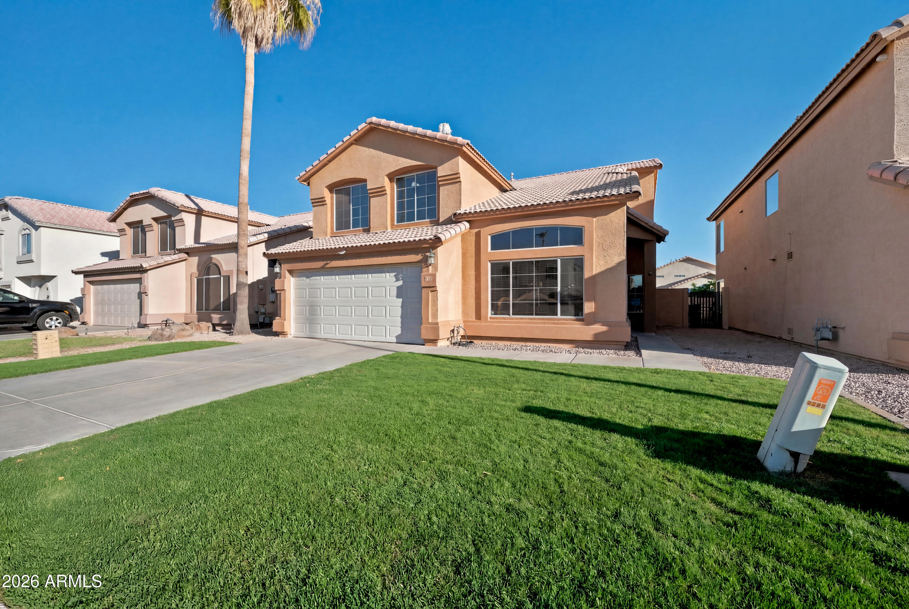 735 E Geronimo Street