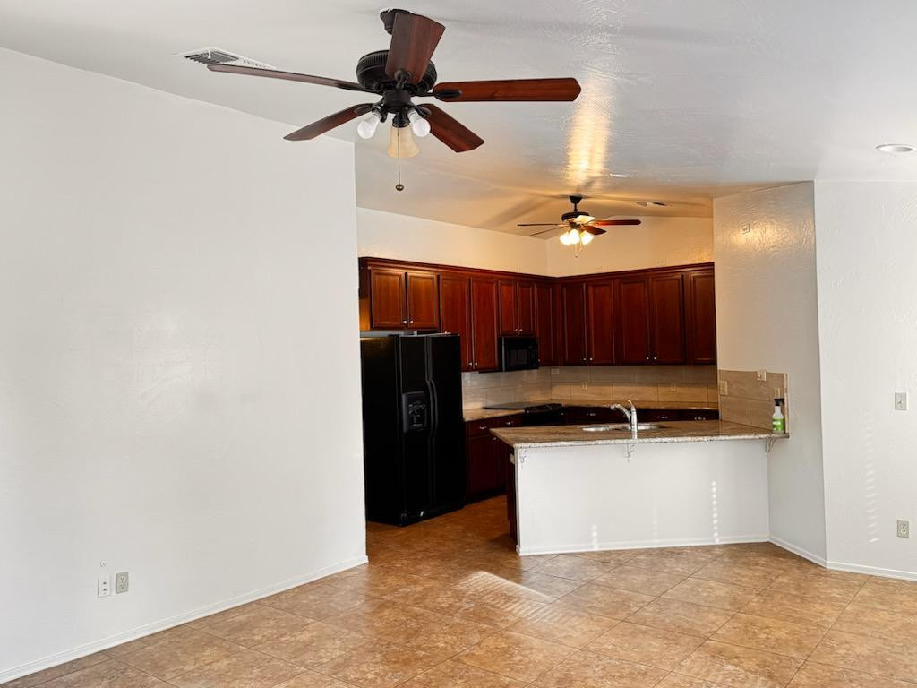 1043 S Rose