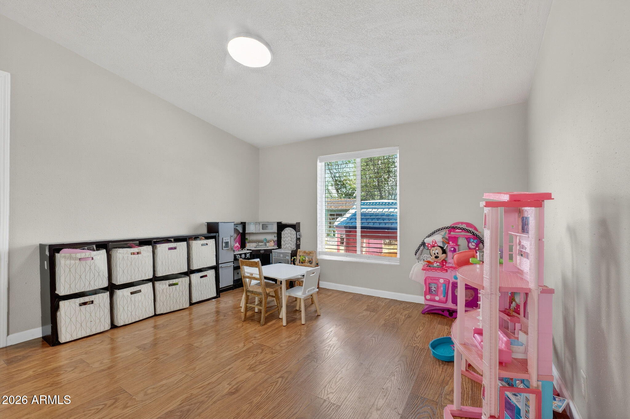 390 N RAILROAD Avenue