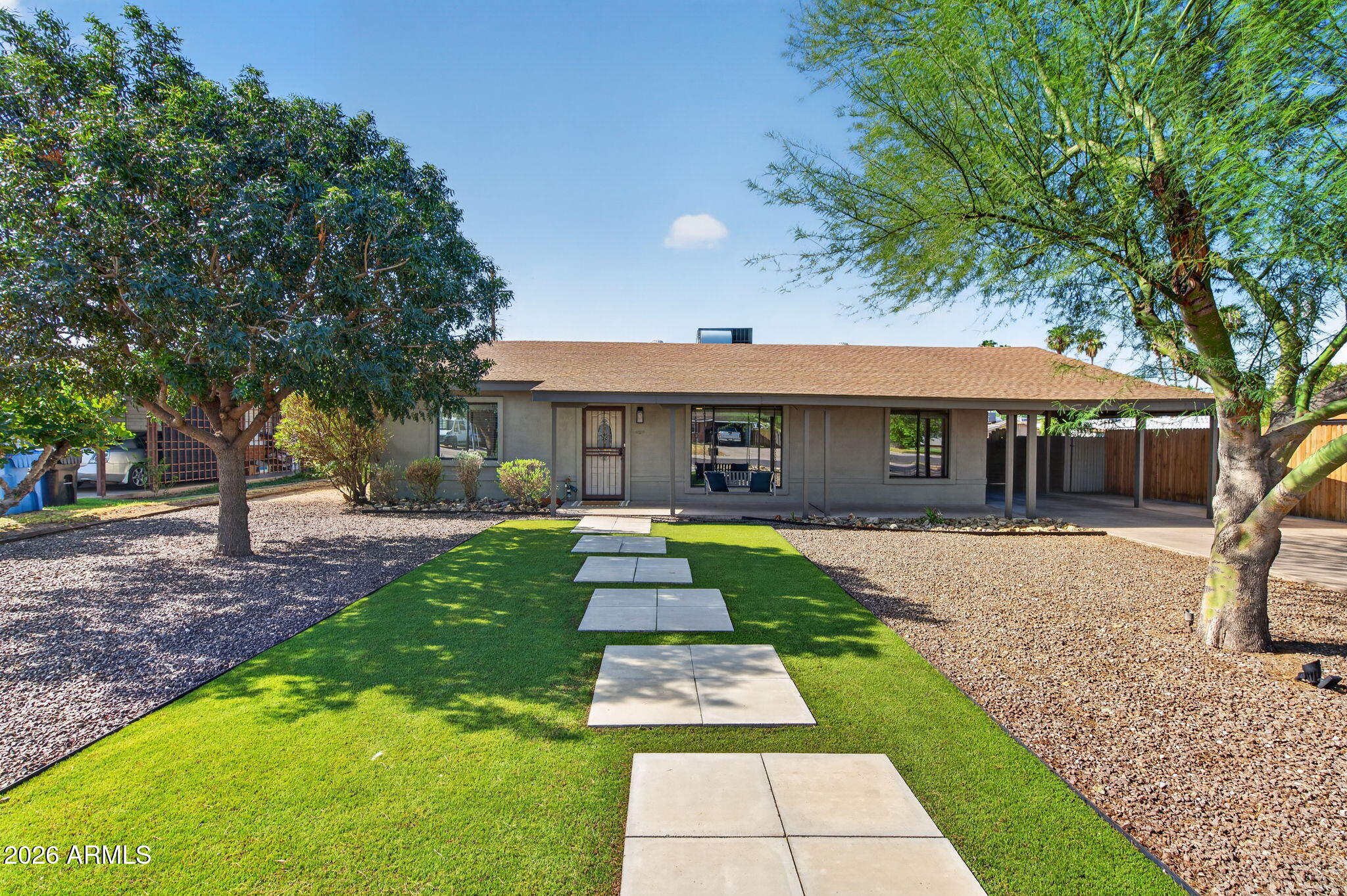 2319 E EARLL Drive