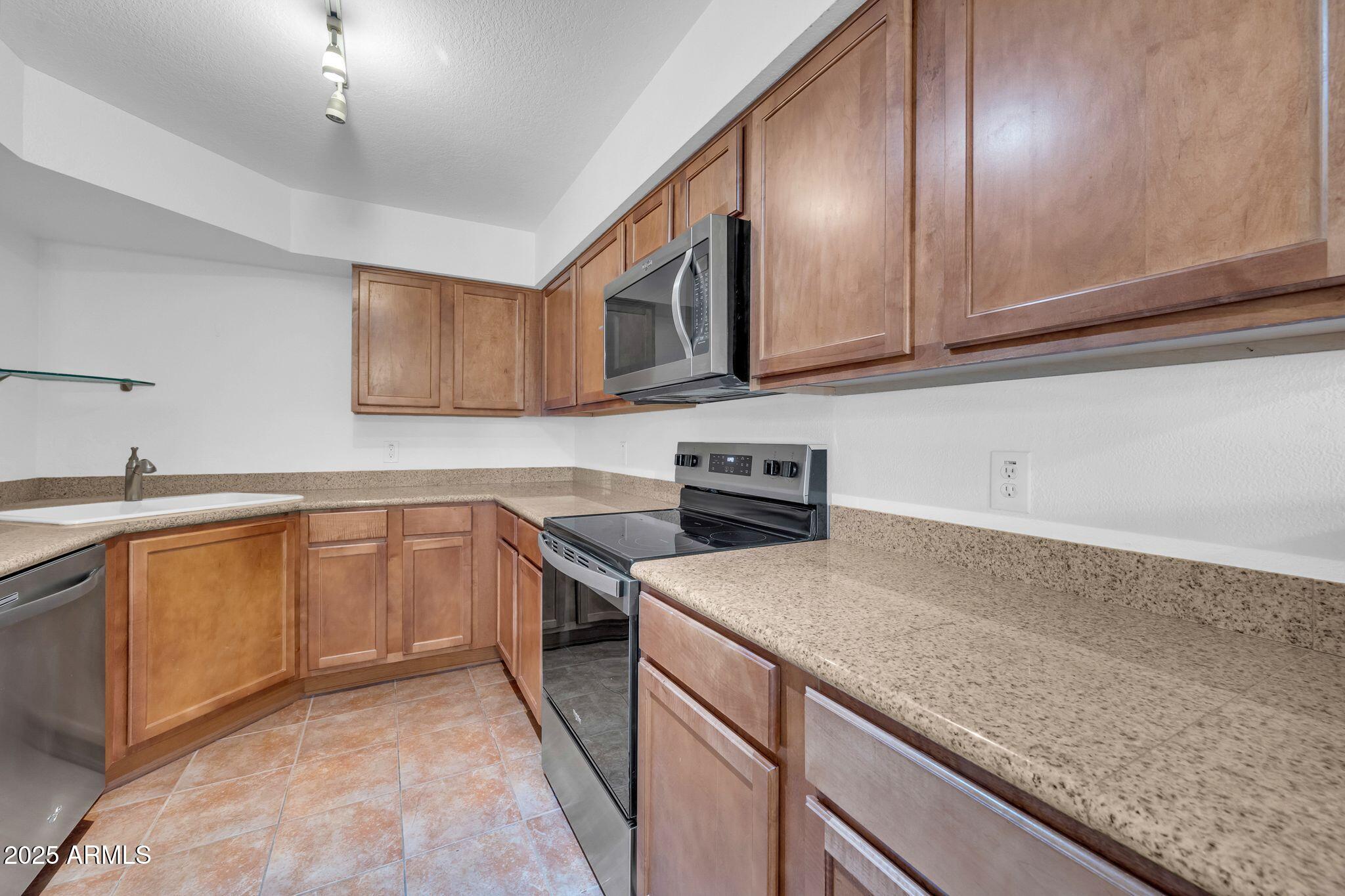8787 E MOUNTAIN VIEW Road 1087
