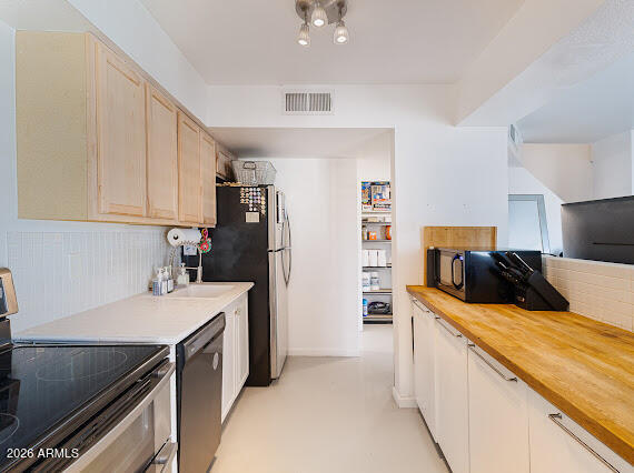 1500 W Rio Salado Parkway 28