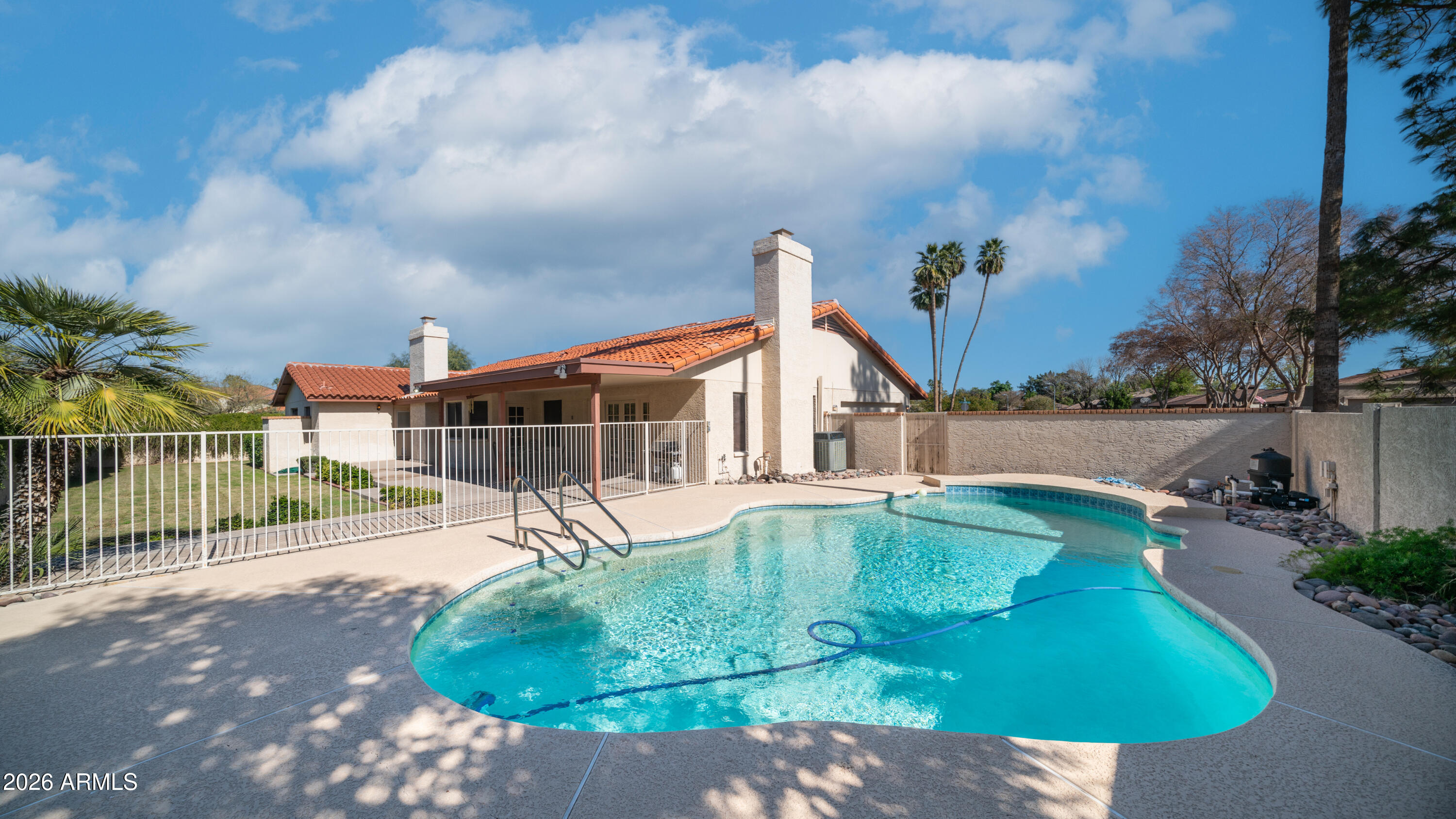 8852 S LAKESHORE Drive