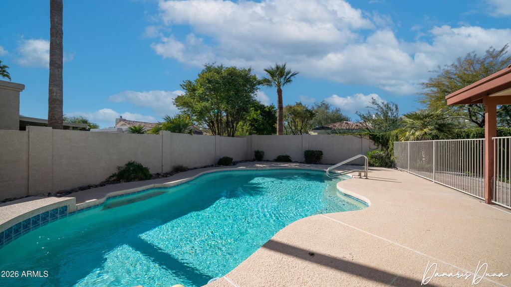 Photo of 8852 S Lakeshore Drive, Tempe, AZ 85284 (MLS # 6976423)