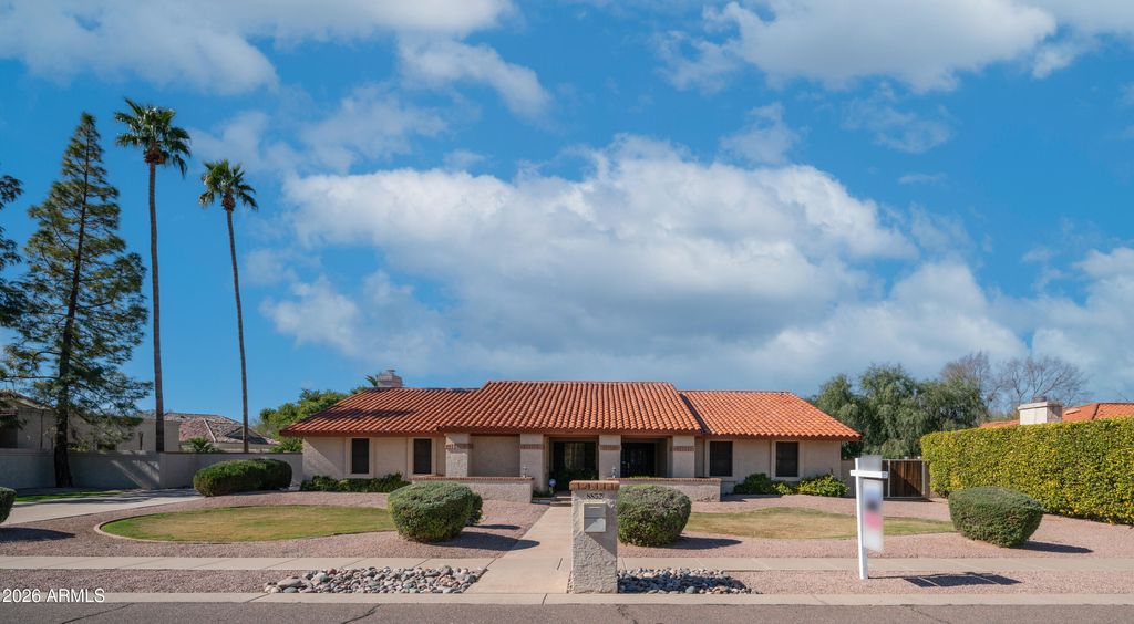 Photo of 8852 S Lakeshore Drive, Tempe, AZ 85284 (MLS # 6976423)