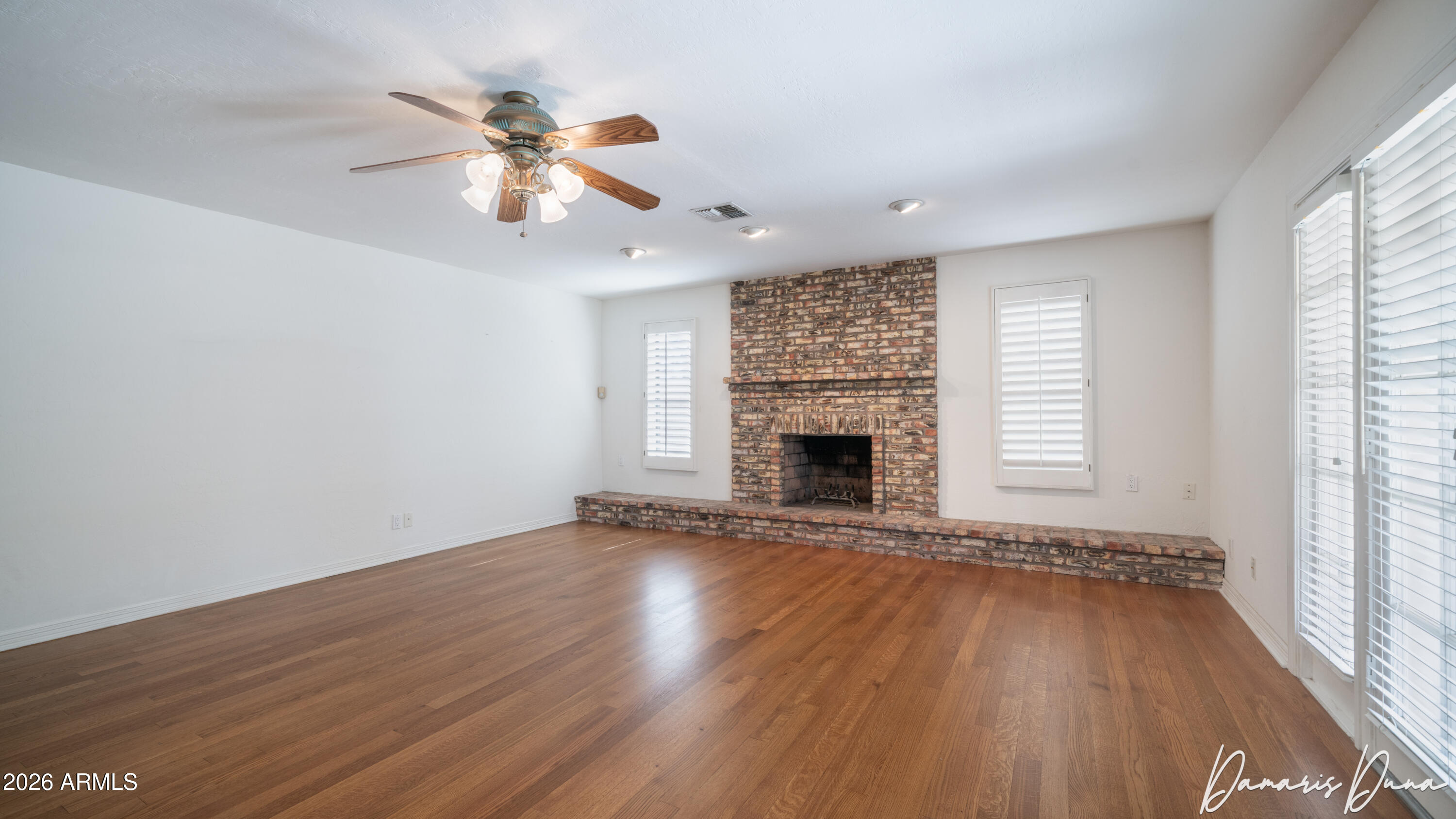 8852 S LAKESHORE Drive