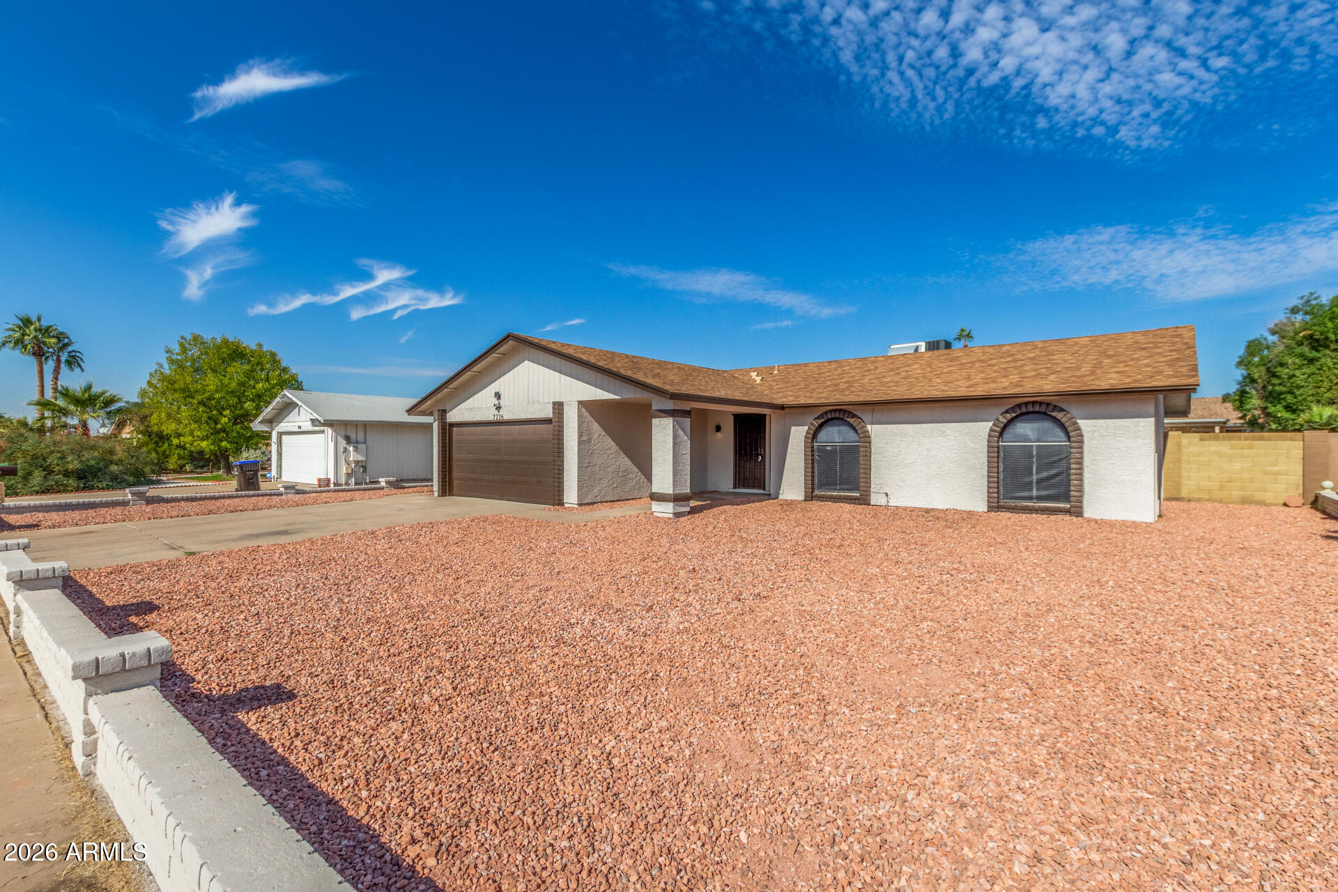 7226 W SUNNYSLOPE Lane