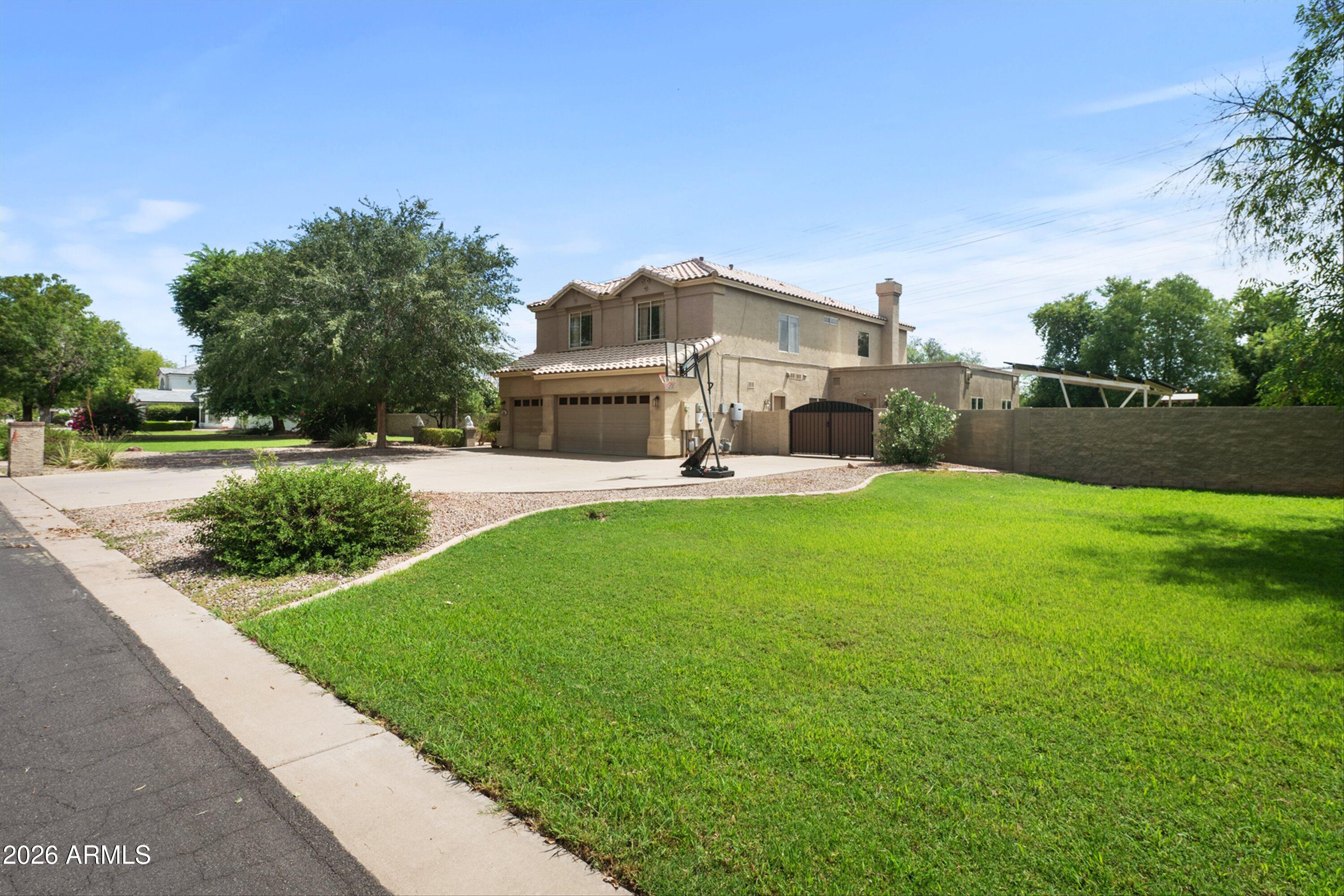 241 S Equestrian Court