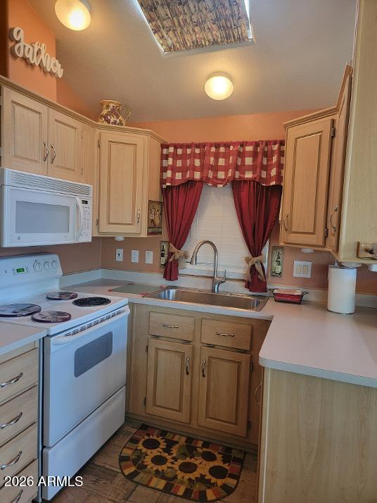 501 E PUEBLO DEL SOL -- 501 E.
