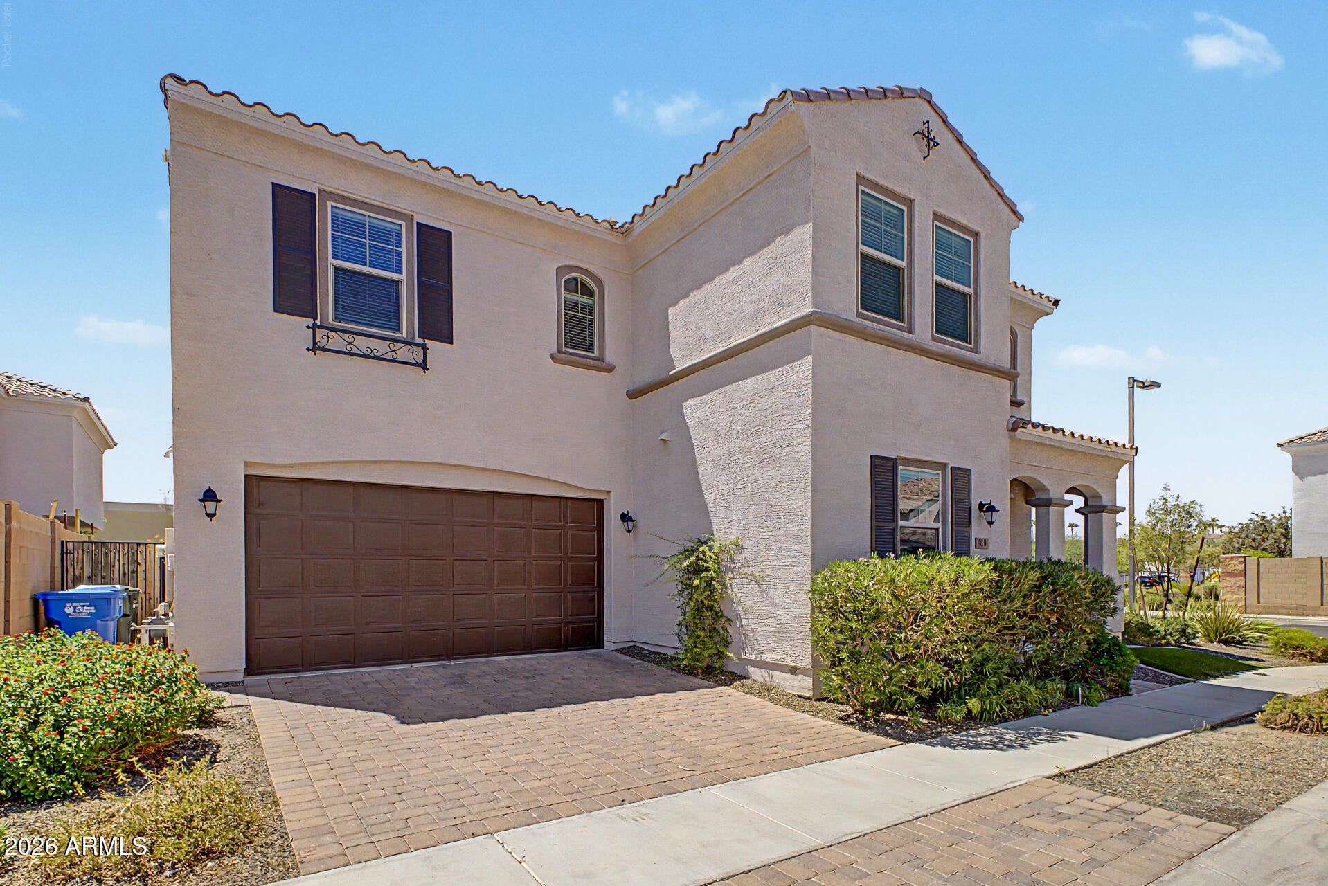 939 E DANBURY Drive