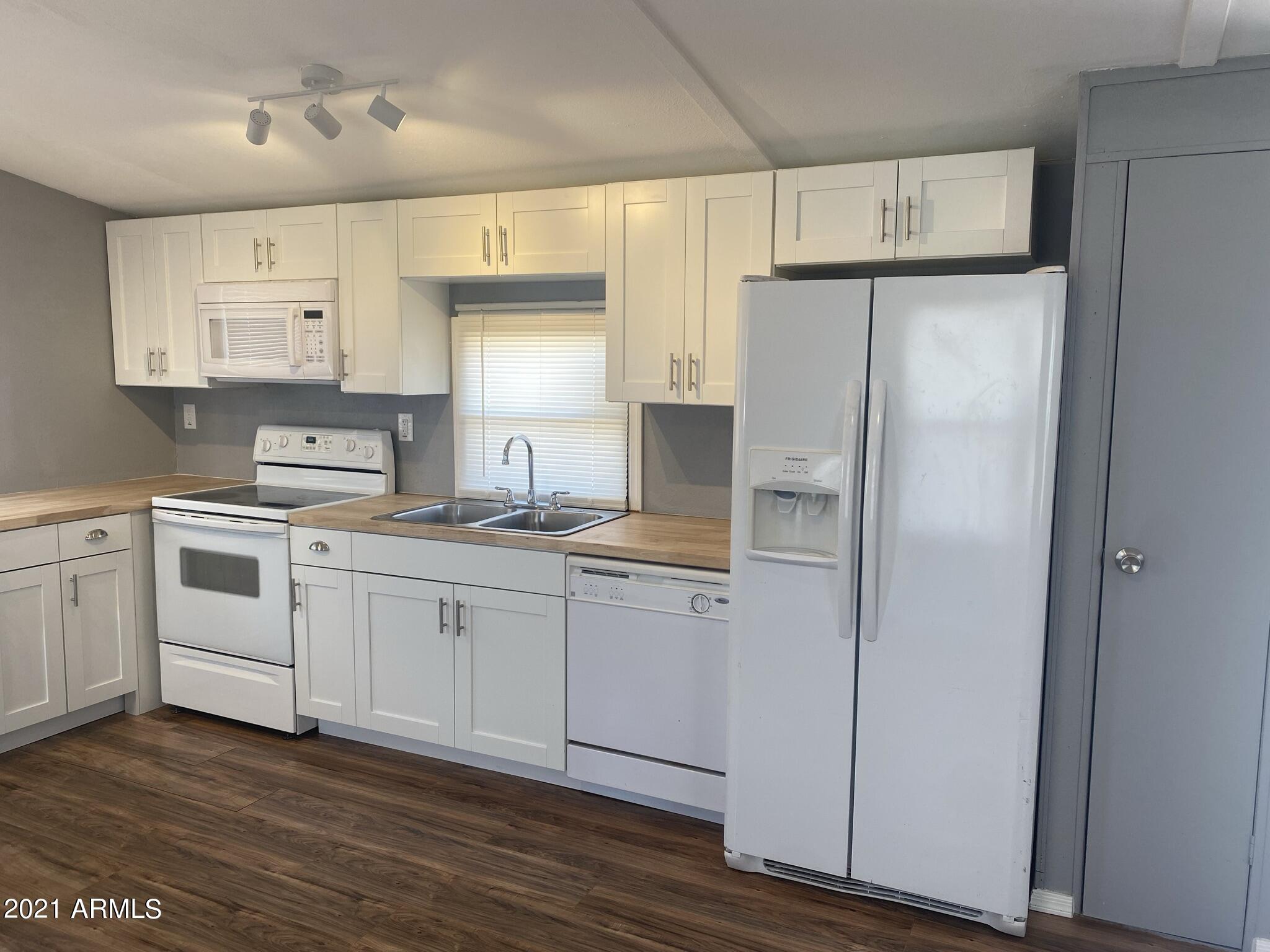 GOLDEN ACRES MOBILE HOME PARK - Residential