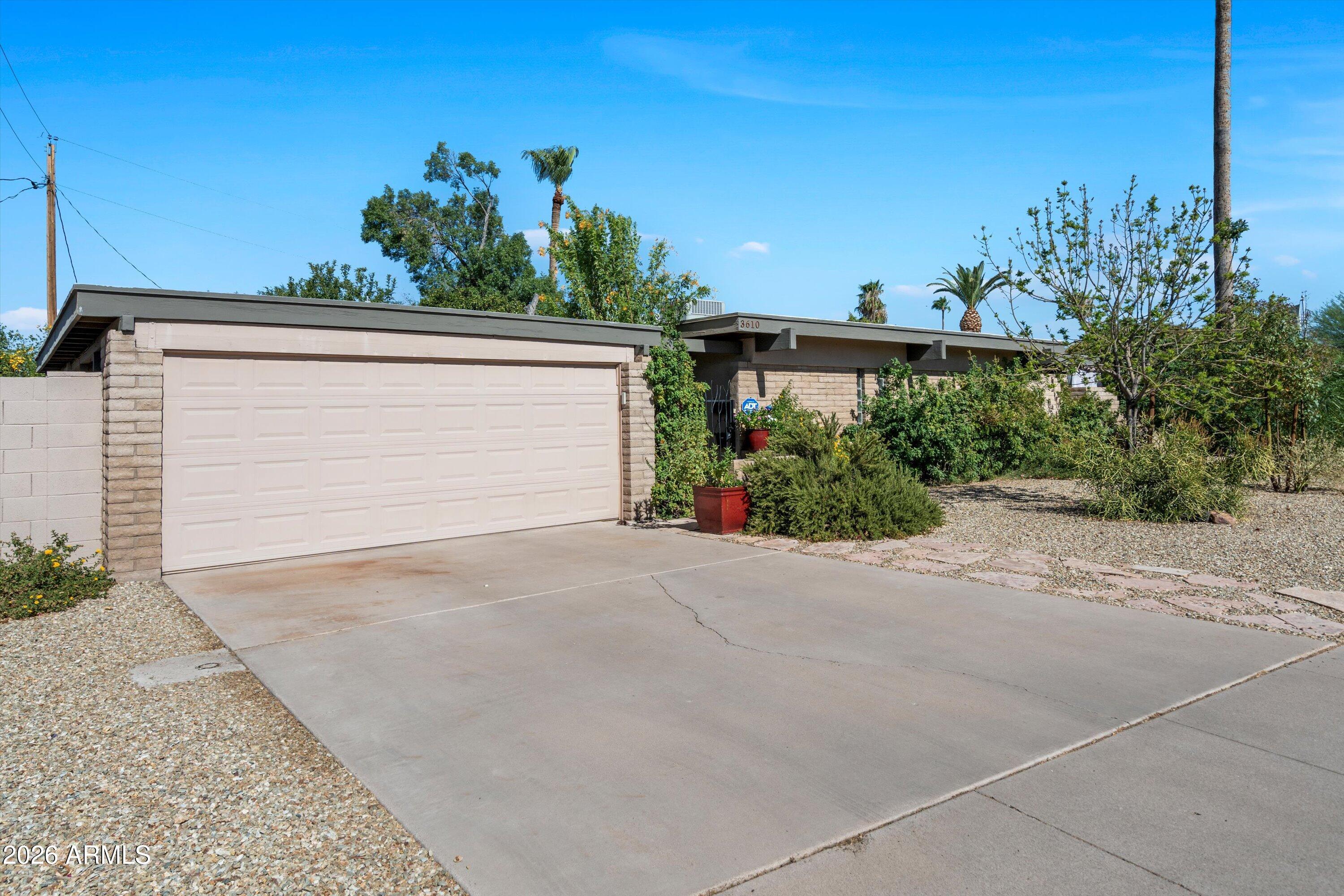 3610 E SUNNYSIDE Drive