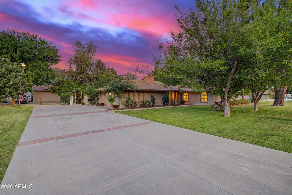 Photo of 9401 S 157th Place, Gilbert, AZ 85234 (MLS # 7015772)