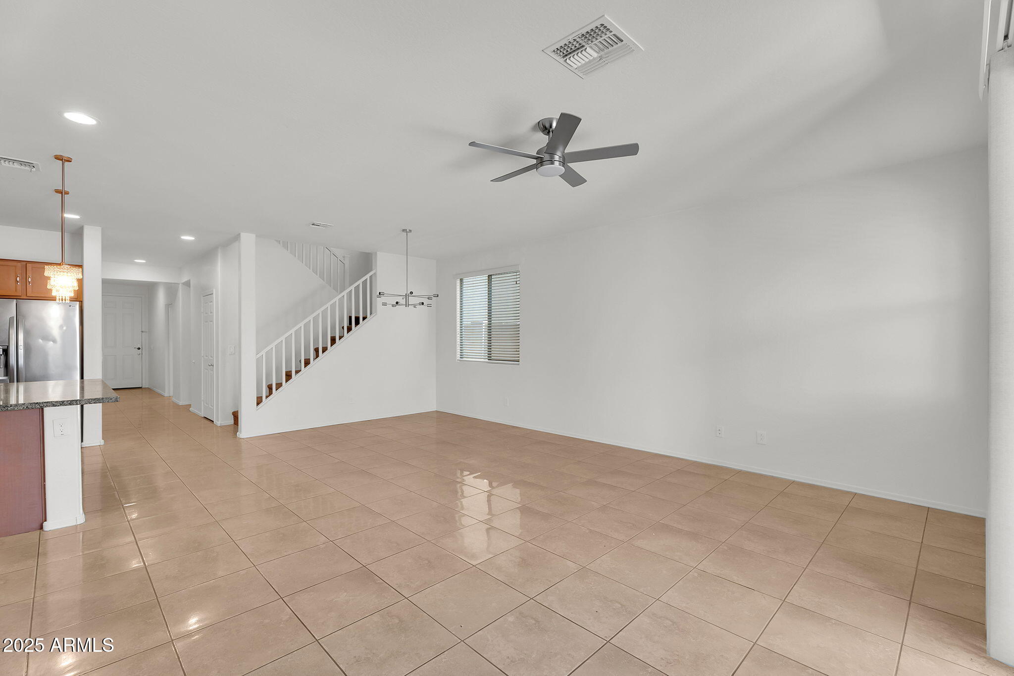 8953 W TOWNLEY Avenue