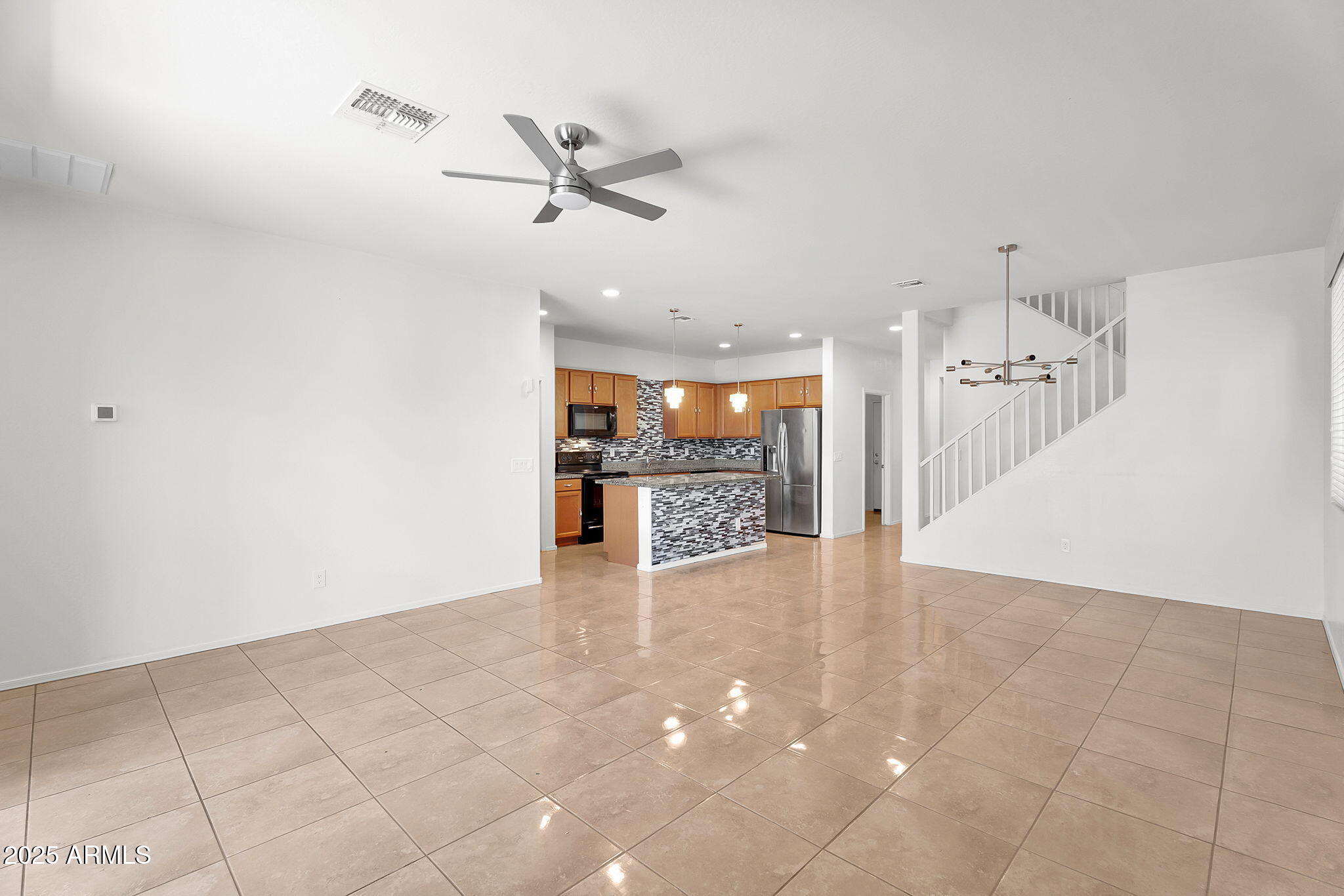 8953 W TOWNLEY Avenue