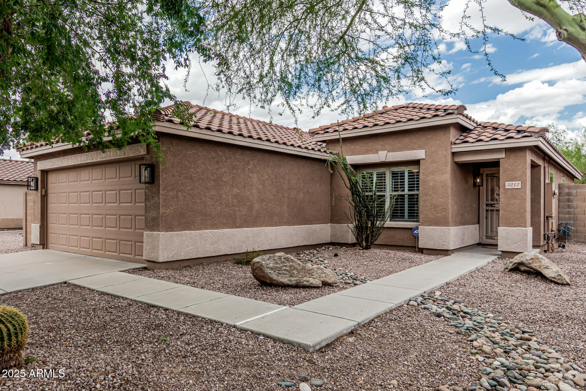 3212 W LUCIA Drive