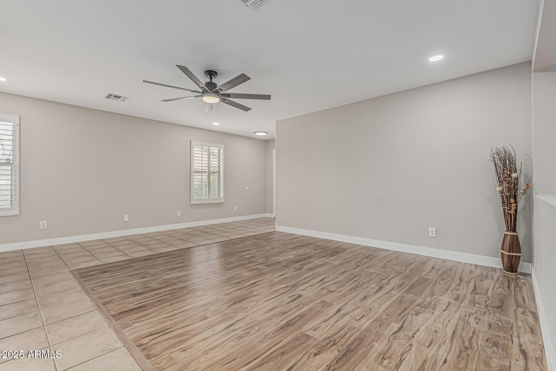 3212 W LUCIA Drive