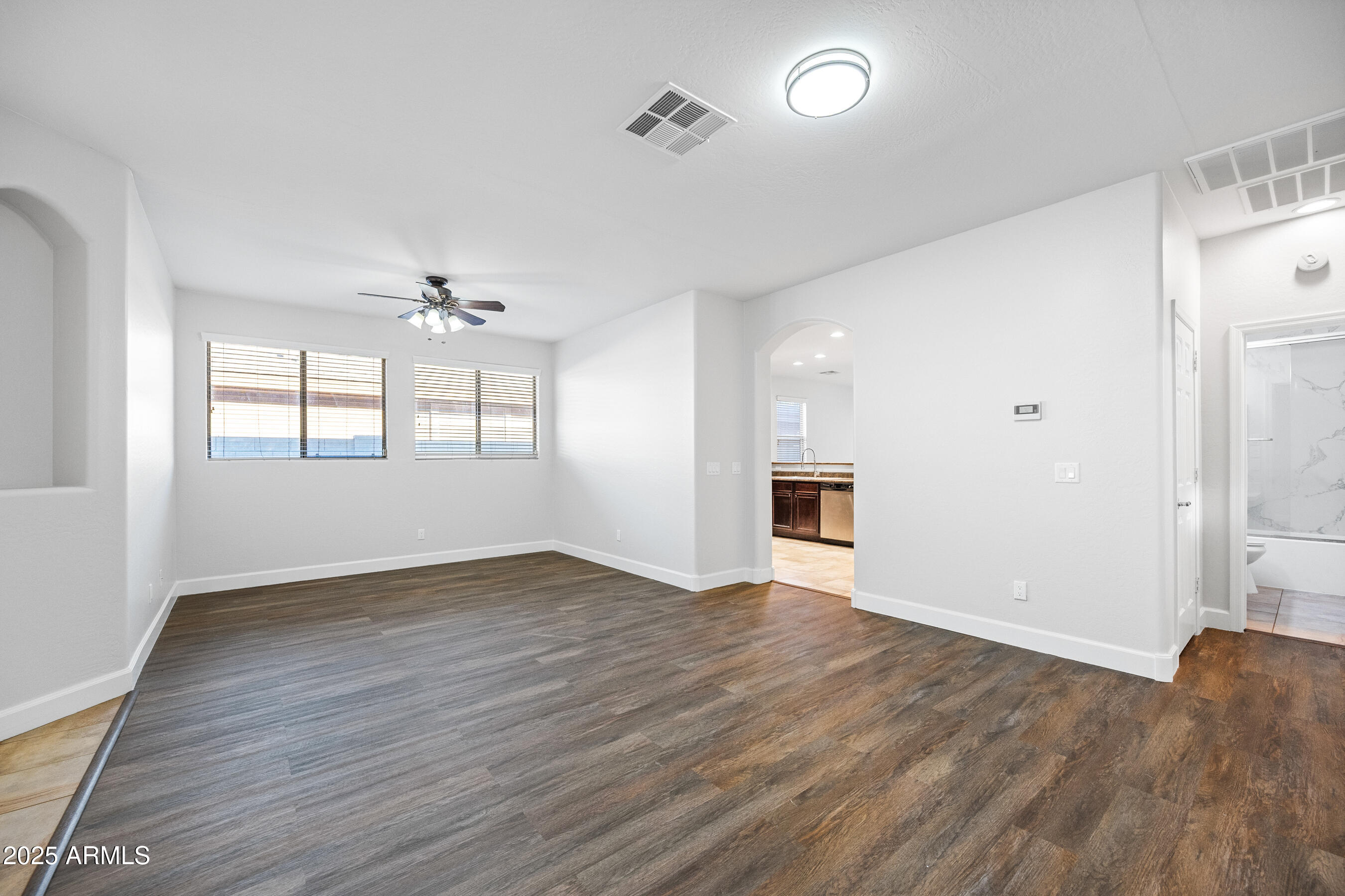 10805 W WOODLAND Avenue