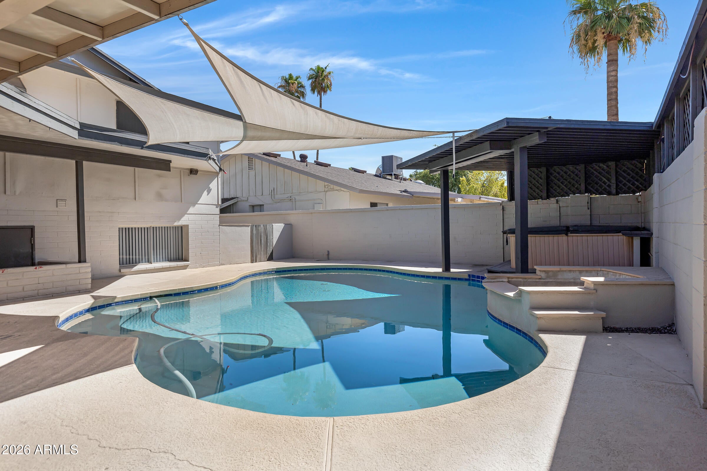 1627 E Fremont Drive