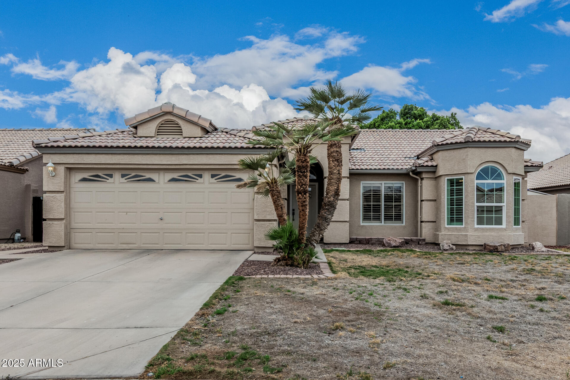 705 W COUNTRY ESTATES Avenue
