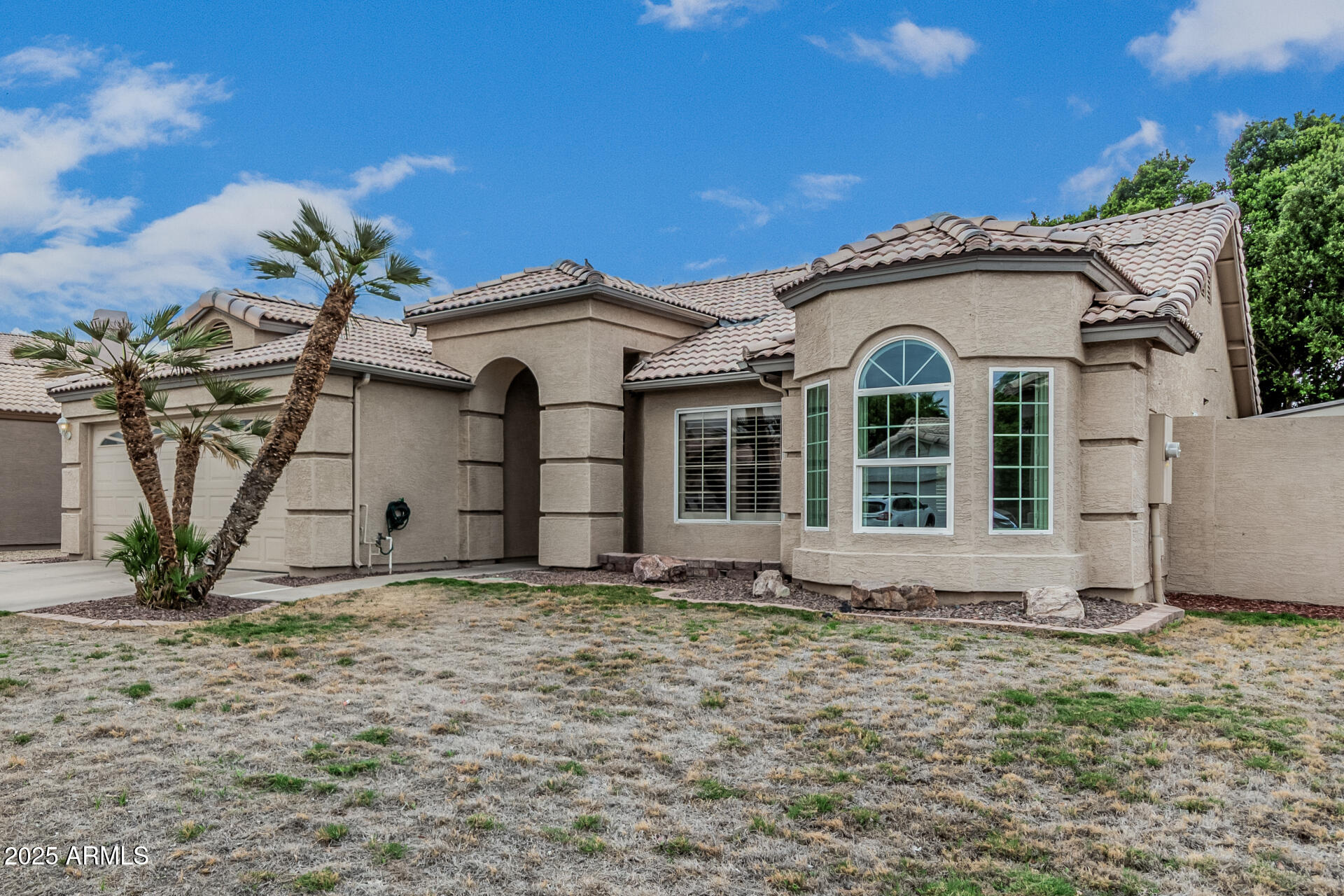 705 W COUNTRY ESTATES Avenue
