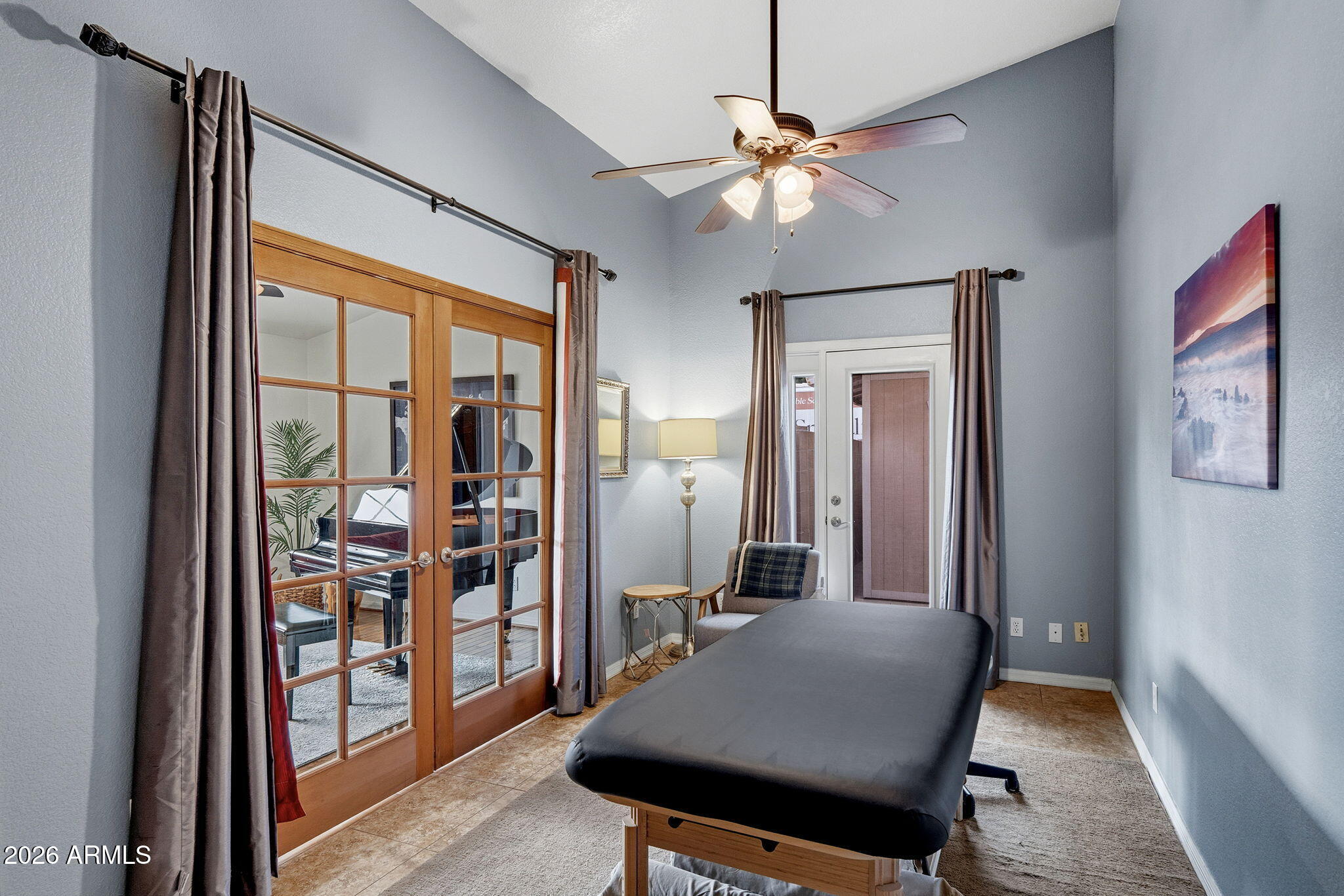 1822 E LEXINGTON Avenue N