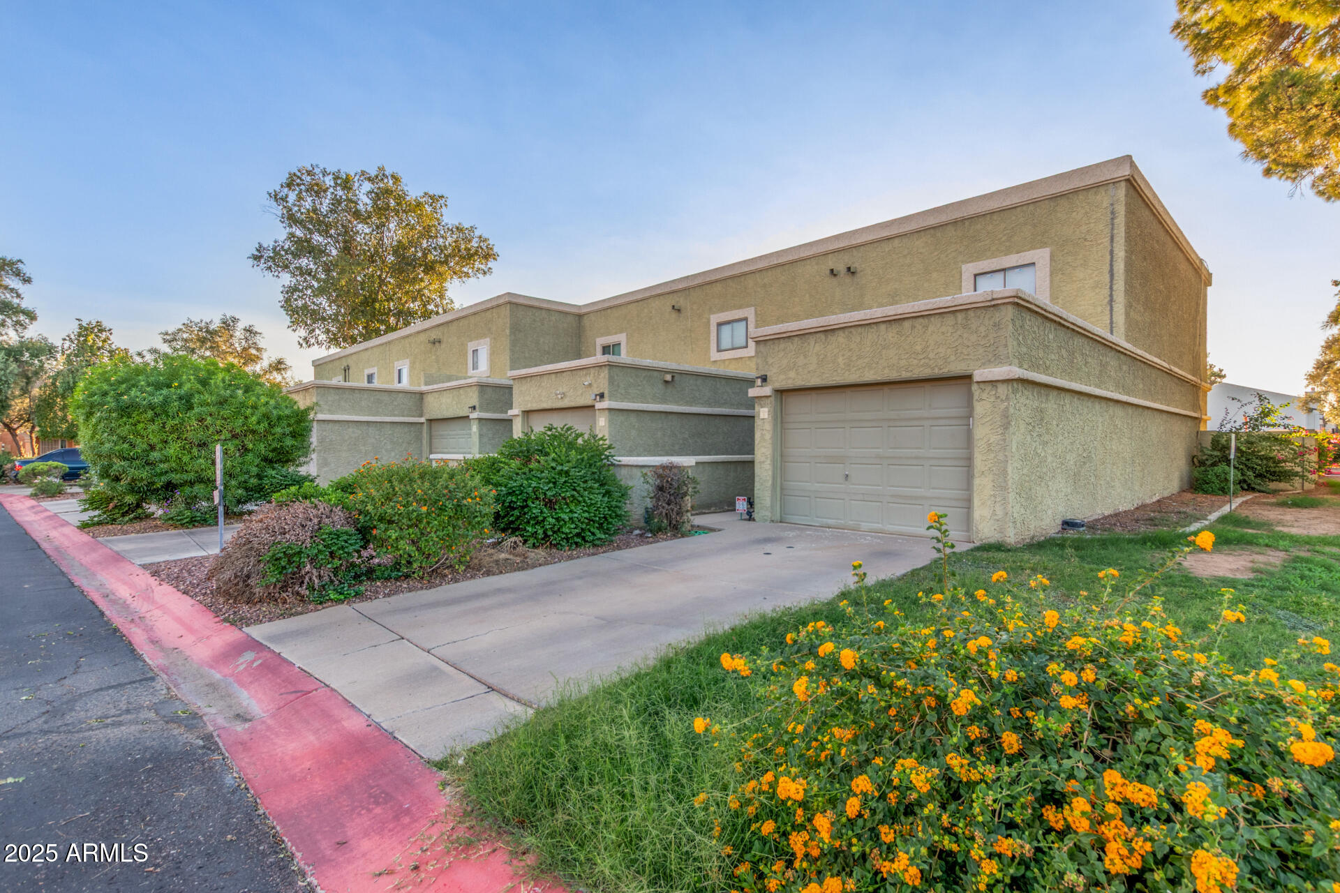 815 E GROVERS Avenue 1