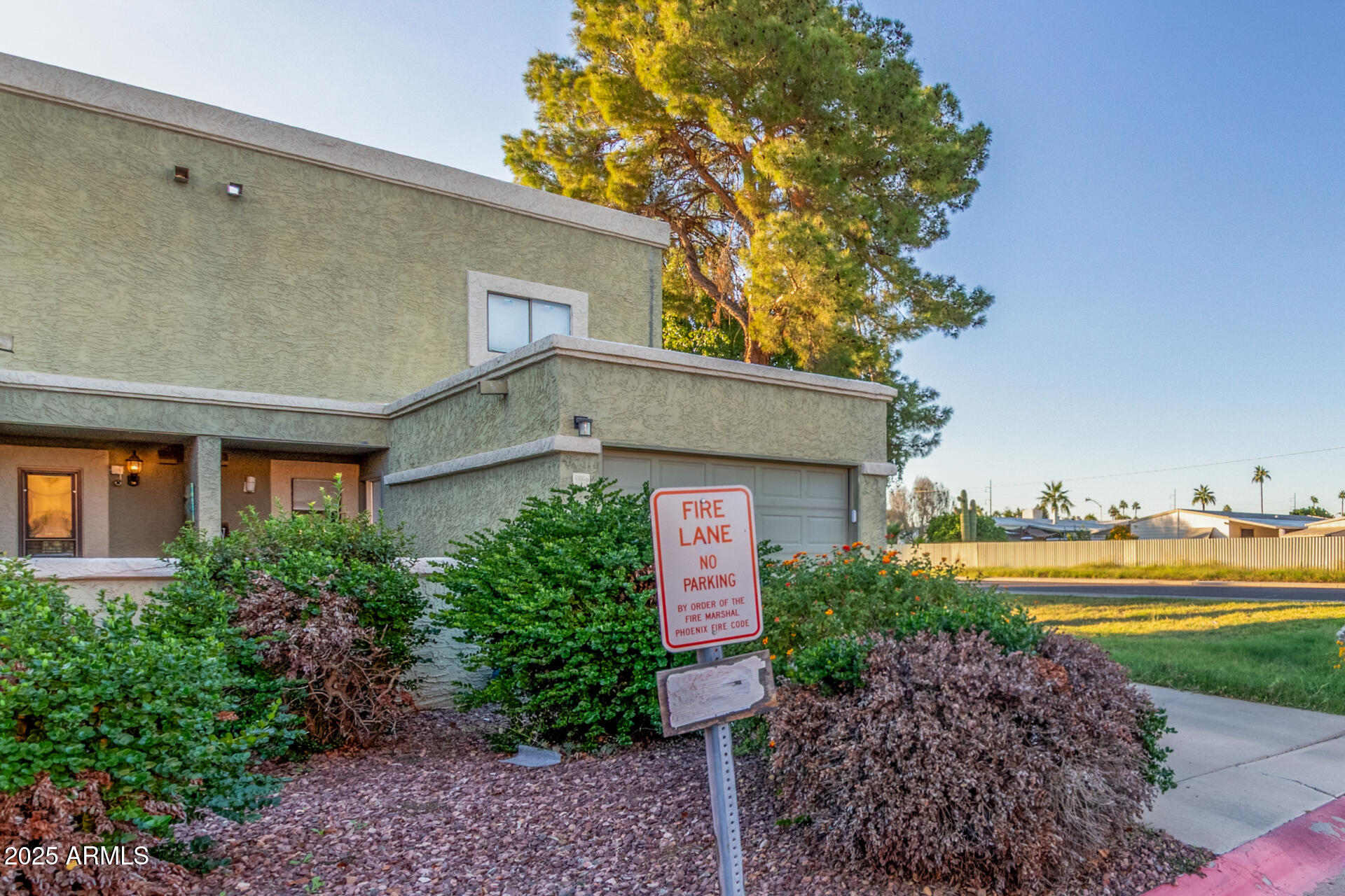 815 E GROVERS Avenue 1