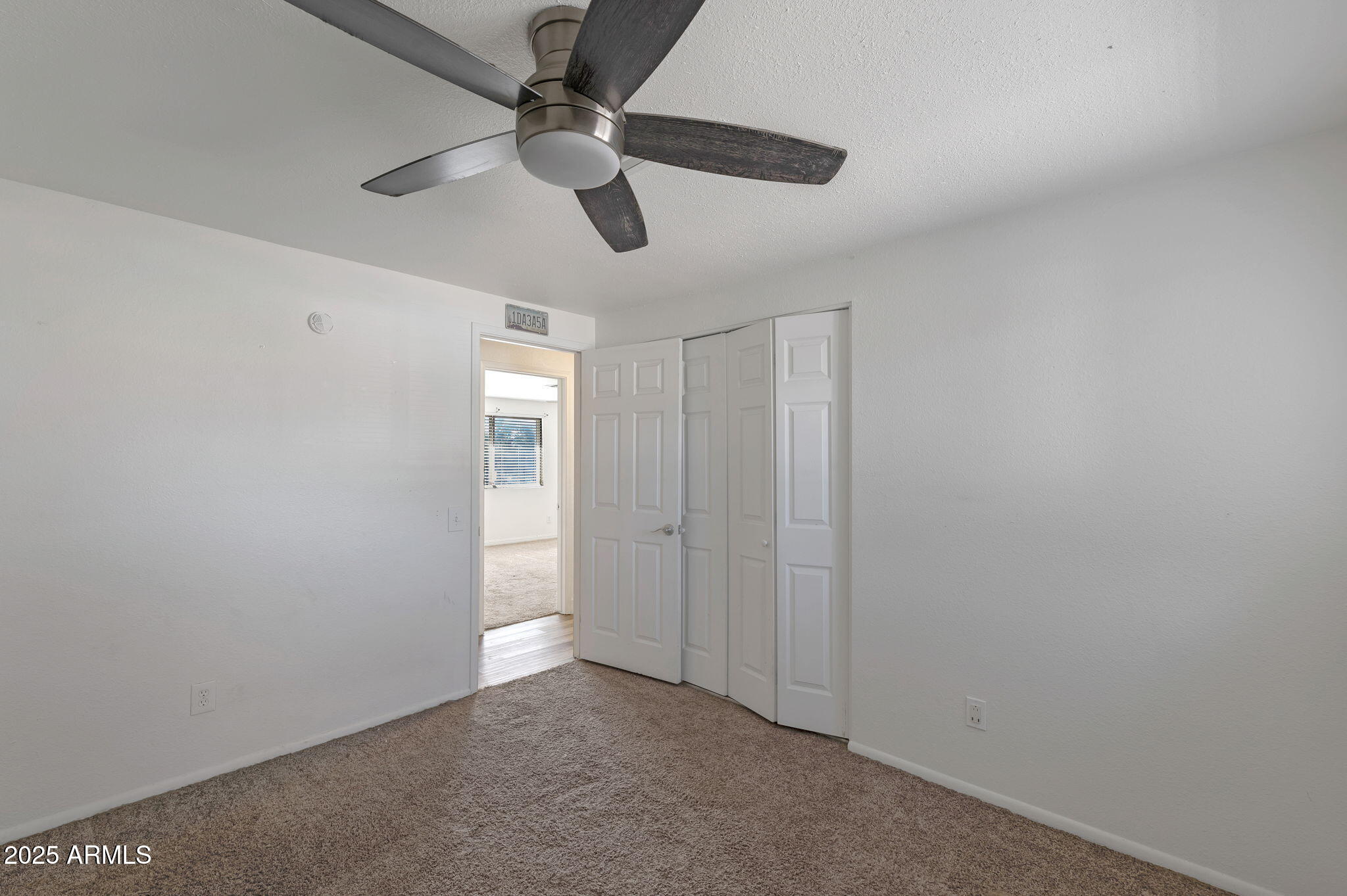 1403 W LOS ARBOLES Place