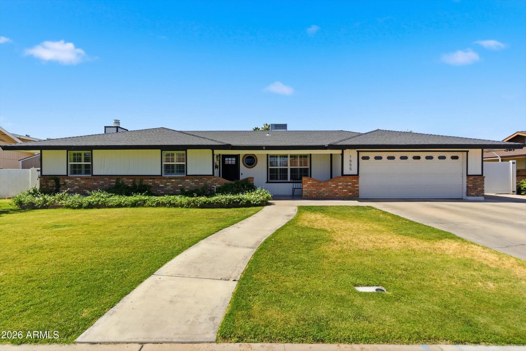 Photo of 1655 E Glade Avenue, Mesa, AZ 85204 (MLS # 7032938)