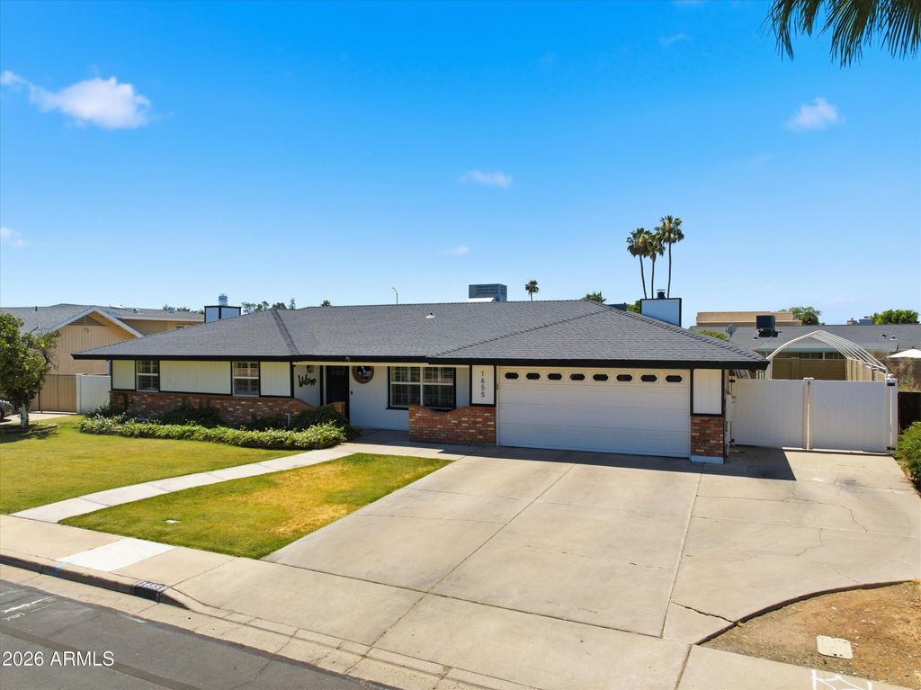 Photo of 1655 E Glade Avenue, Mesa, AZ 85204 (MLS # 7032938)