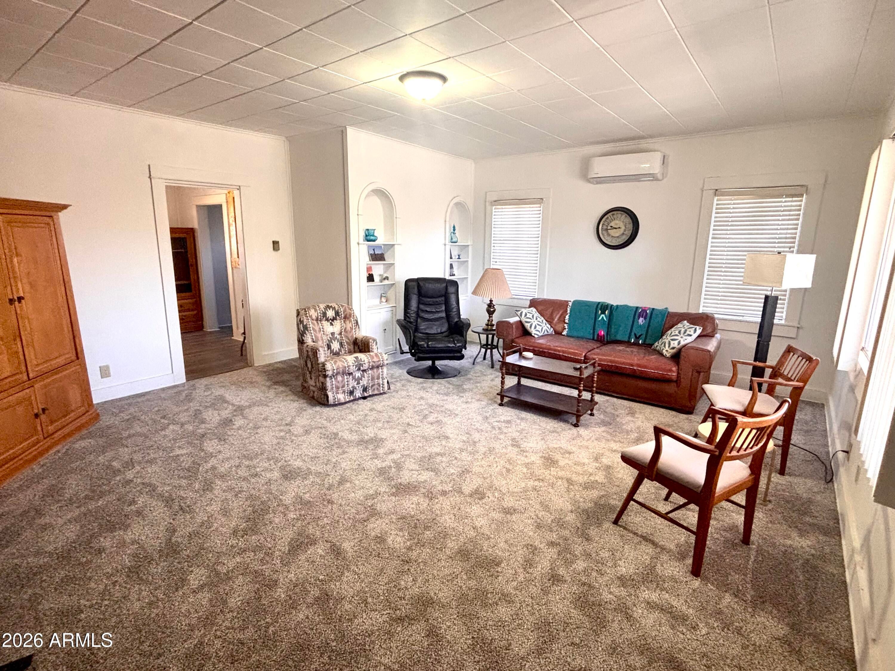 340 W ESPERANZA Avenue