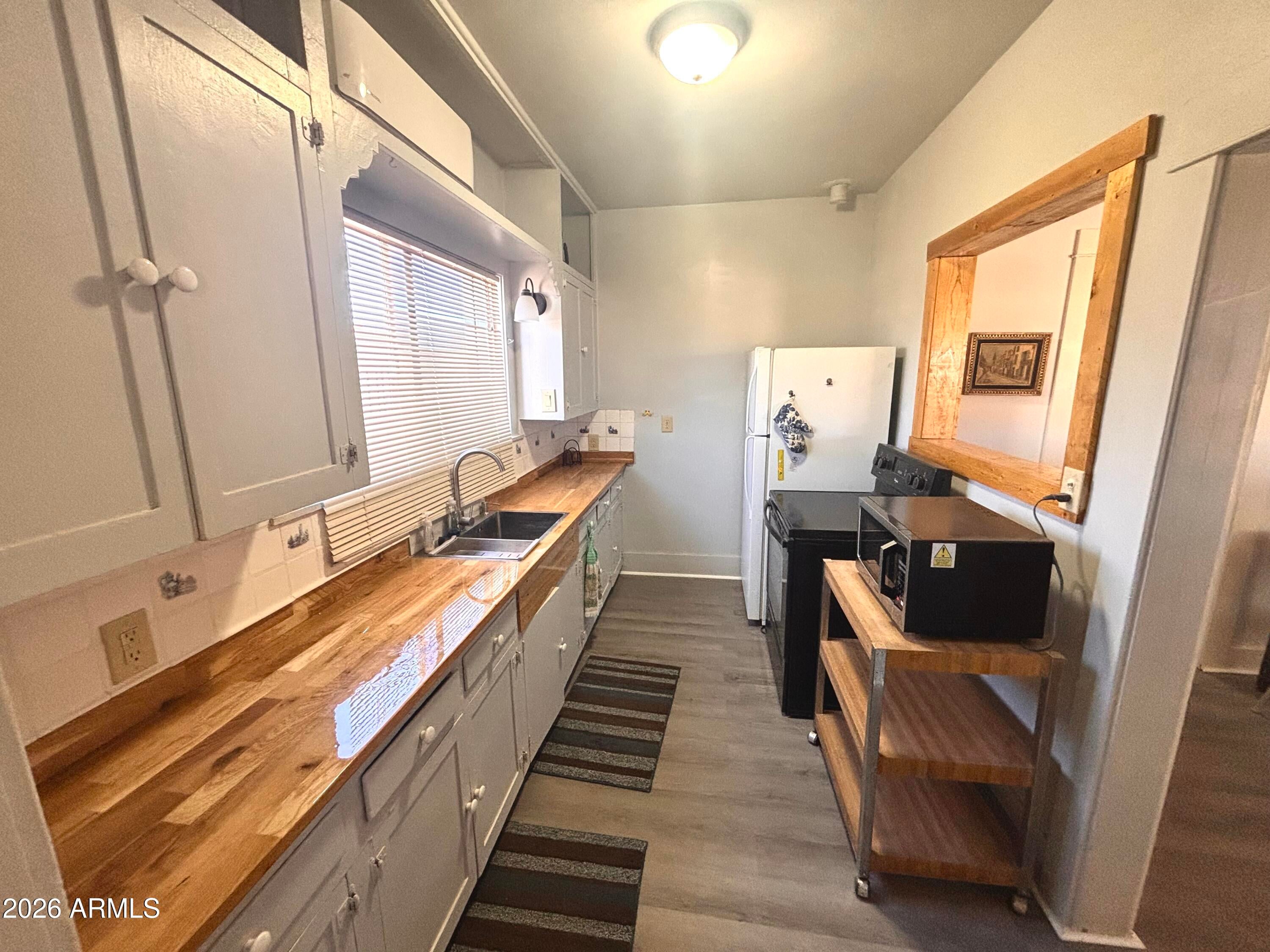340 W ESPERANZA Avenue